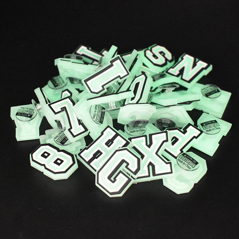 Charms Gelang Tangan Glow in The Dark Desain Sepatu Tulisan Untuk Pesta / Hadiah