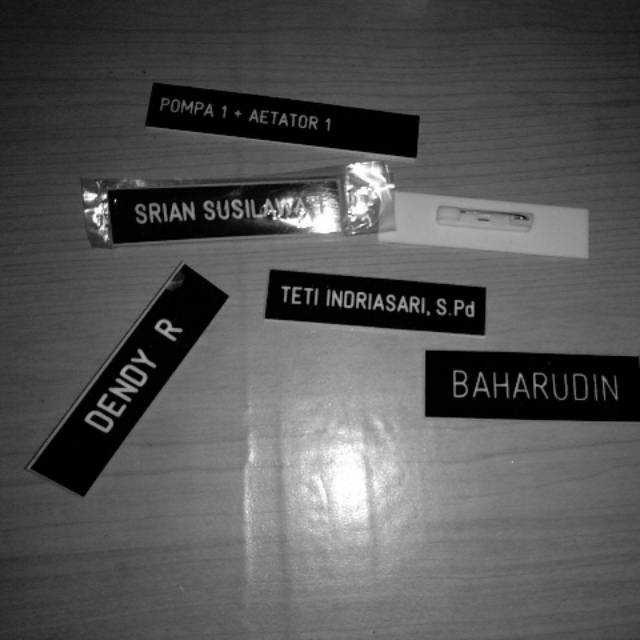 

Papan nama