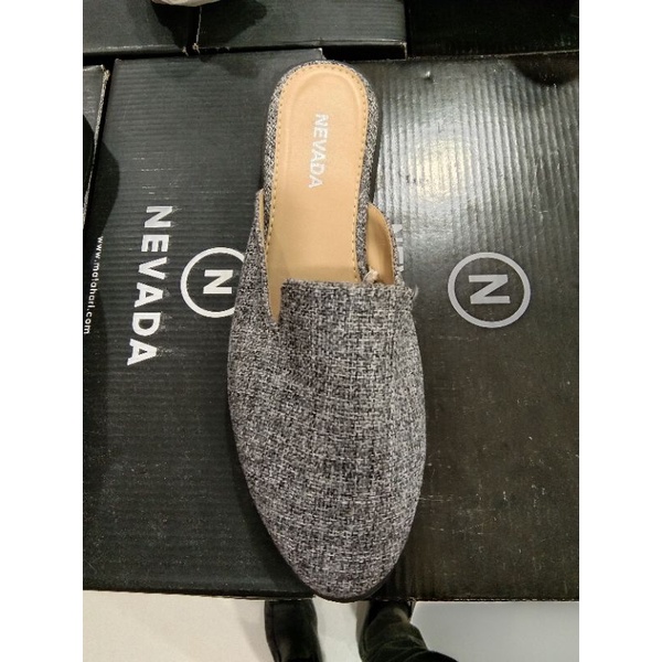 Sepatu sandal wanita bustong nevada