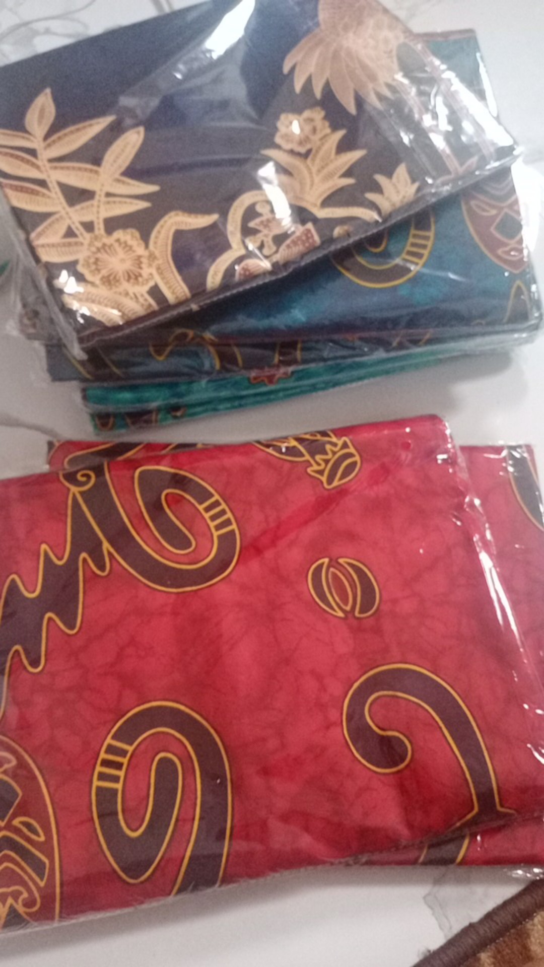 Kain Batik Laweyan Solo Motif Papua Warna Dasar Merah ( Primissima )
