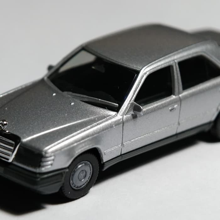 Herpa 187 Mercedes Benz W124 Boxer 300E