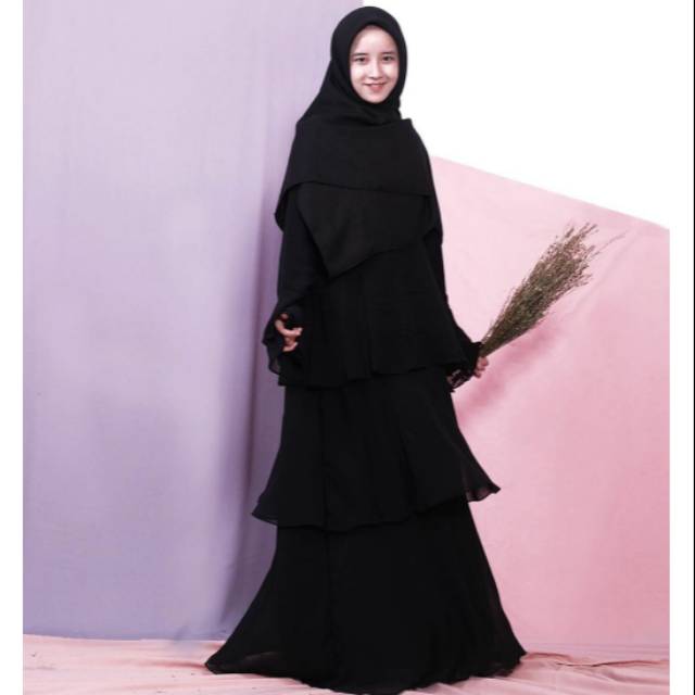 Gamis Ruffle Hitam & Navy by Alila Hijab