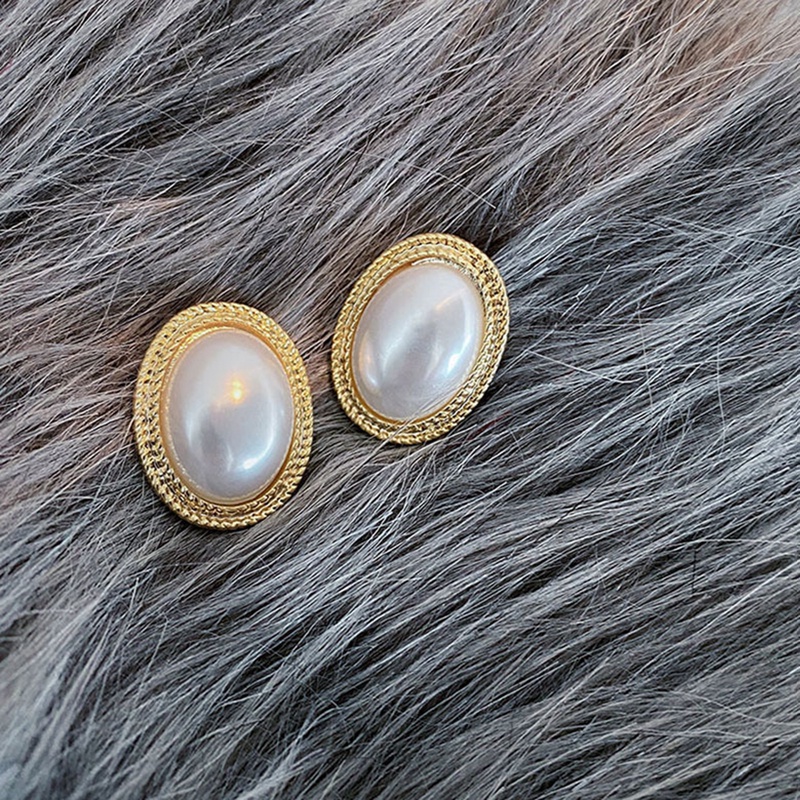 Set Anting Stud Desain Butterfly Bunga Mutiara Warna Emas Gaya Vintage Korea Untuk Wanita