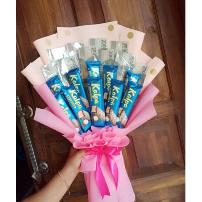 

Buket Wafer Kelapa Plus Uang