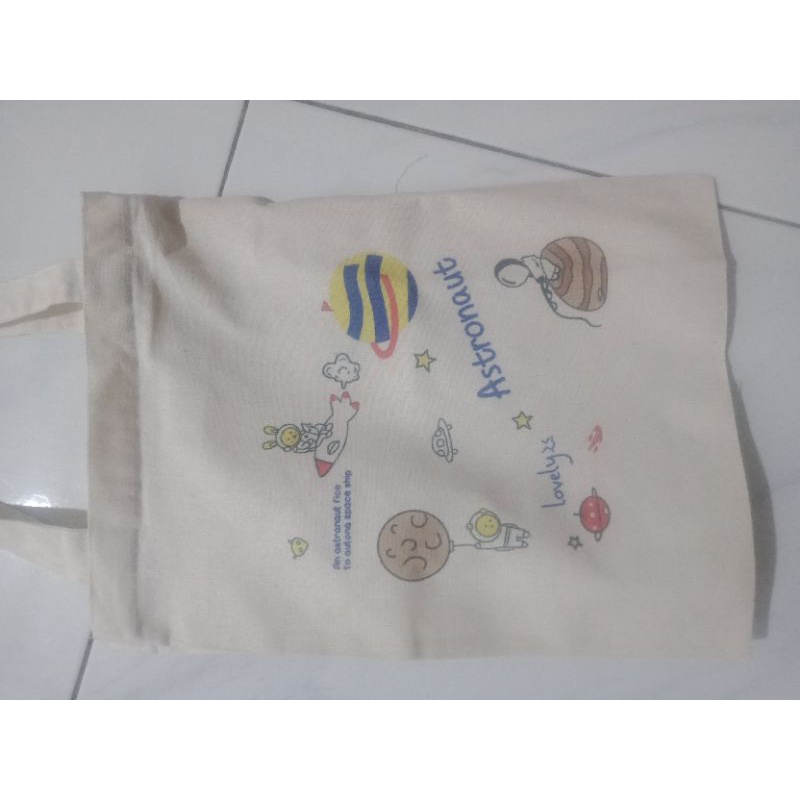 TOTEBAG KANVAS MOTIF KEKINIAN BROKEN