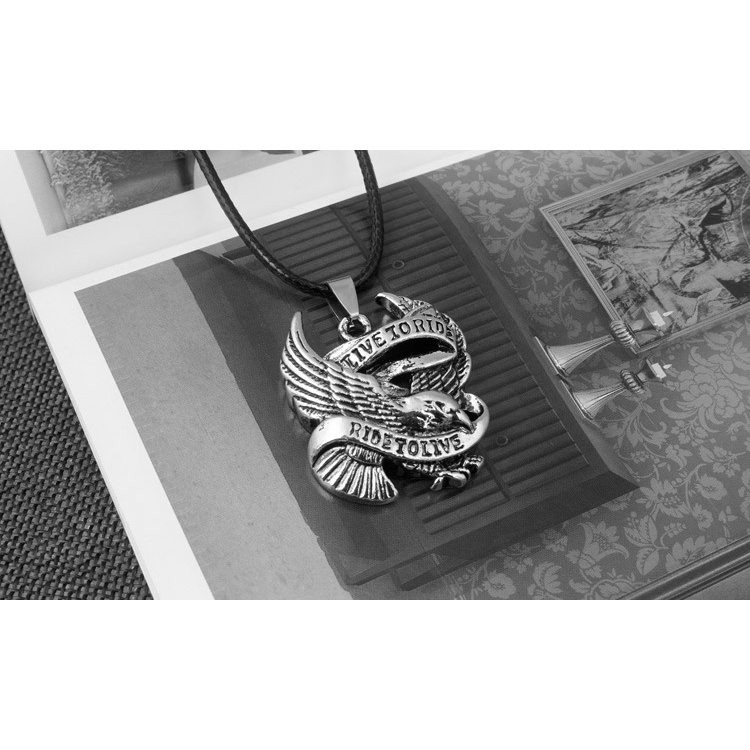 T84 Eagle kalung liontin Eropa dan Amerika pribadi vintage pendant punk rock trendi pria perhiasan l