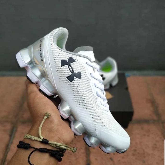 Kualitas Terbaik Sepatu Under Armour Scorpio 3 White Metalic Silver Premium Original BARANG BAGUS