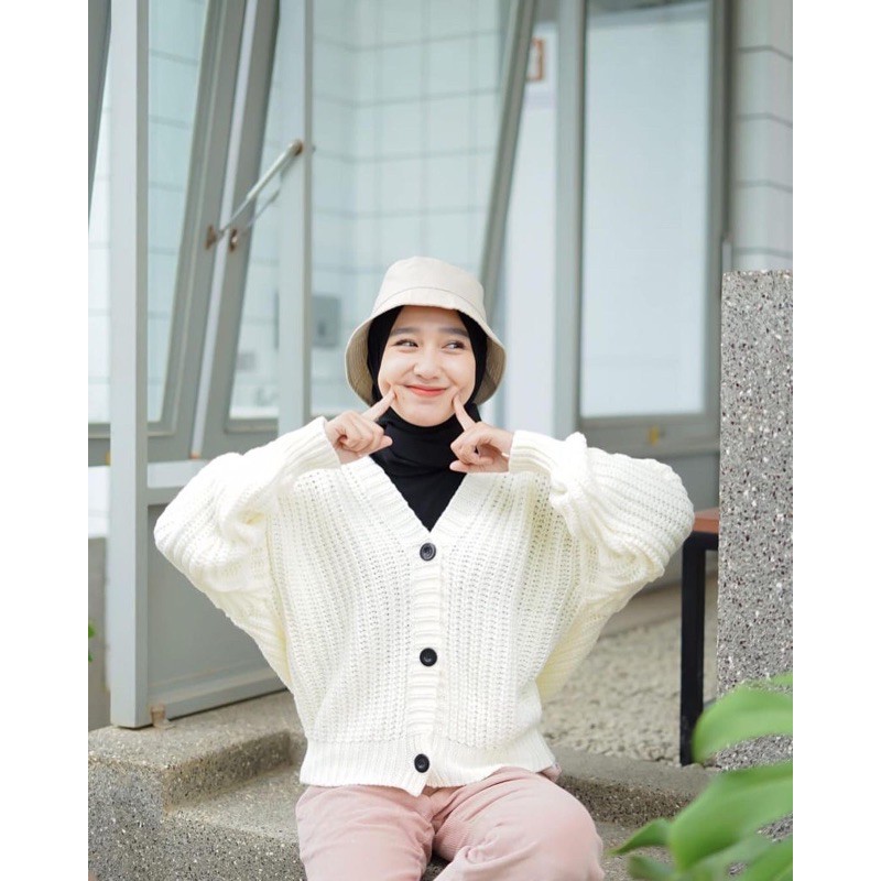 Cardigan Crop 7 Get Olivia Cardy Crop Cardigan Rajut Oversize Knitted Korean-Putih