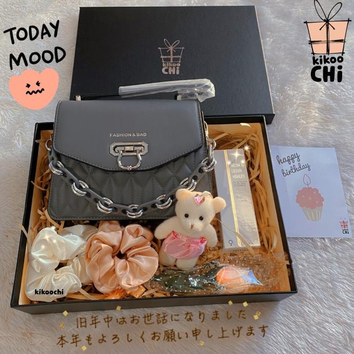 

PREMIUM GIFT BOX HADIAH KADO ULANG TAHUN CEWEK ISTRI WANITA PACAR TAS DSG54546WE