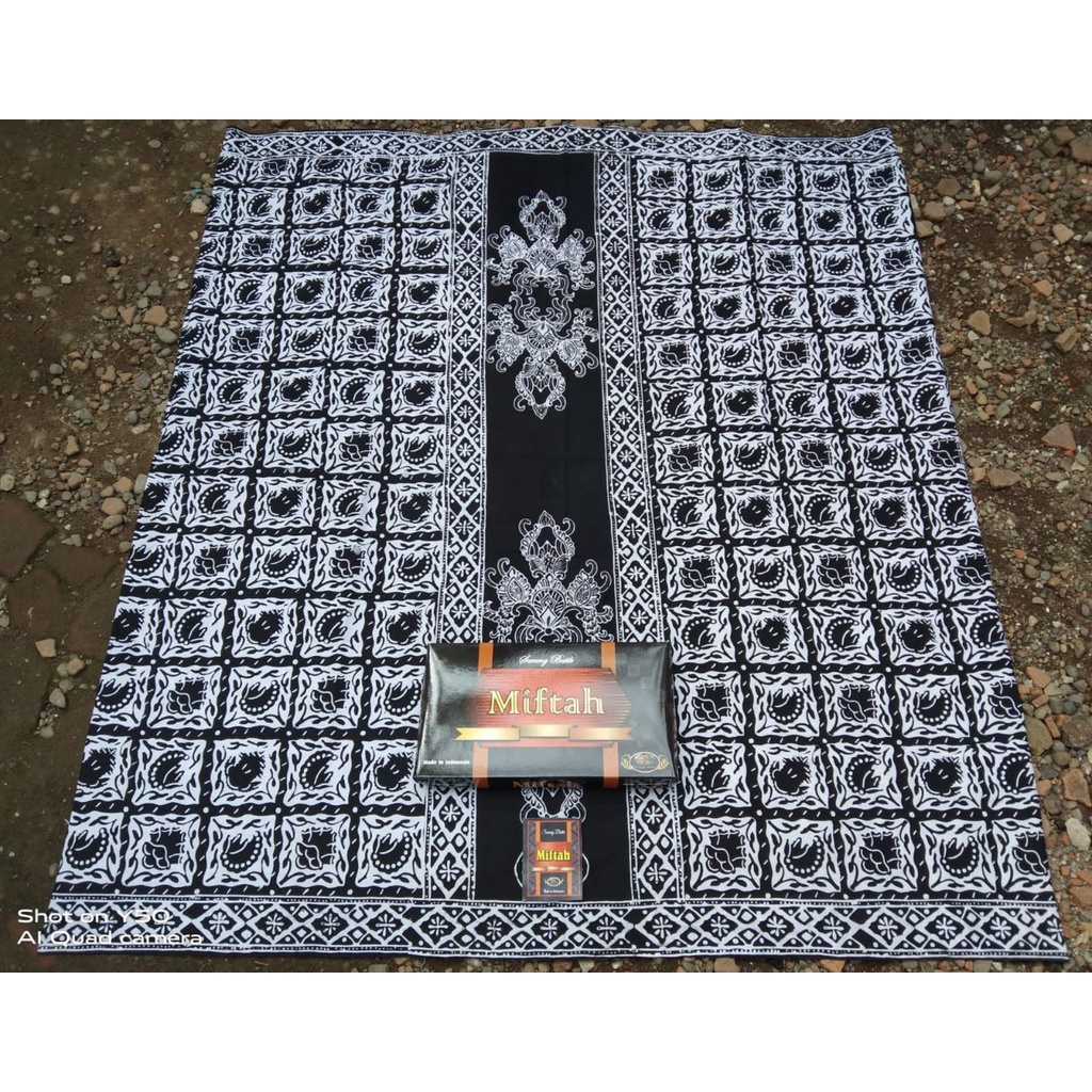 sarung cap batik pekalongan miftah dewasa jarik jawa klasik monokrom hitam putih