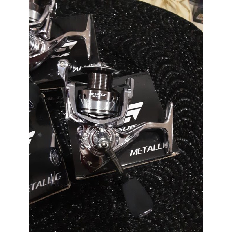 reel versus metallic pilihan  2000 3000 4000 6000 body metal silver metalic