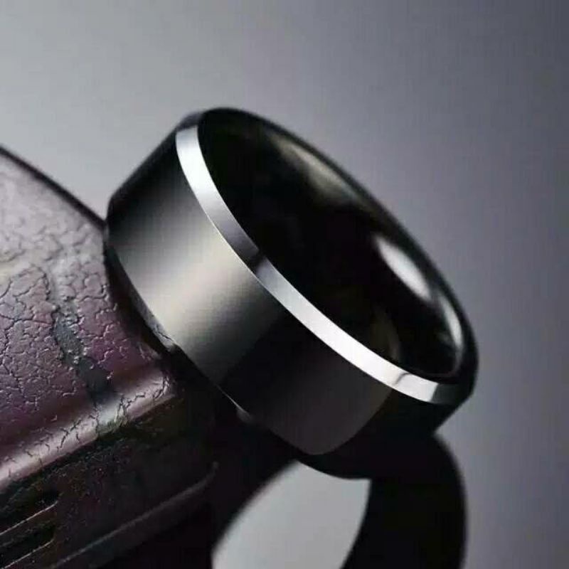 Cincin Hitam Titanium Cowok Polos Cewek