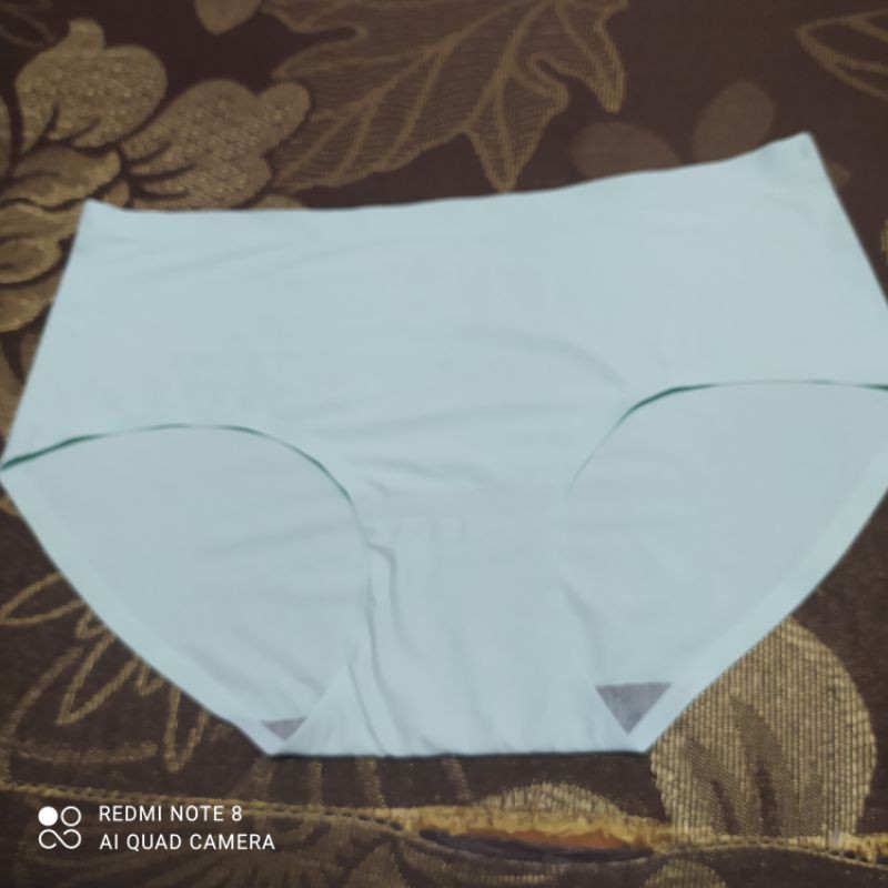 CD St. Yves Ukuran L