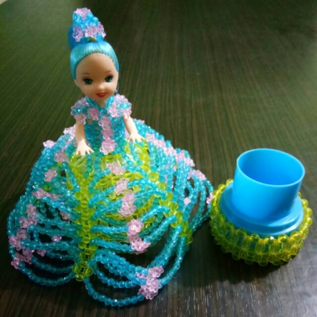 Tusuk gigi barbie manik