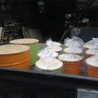 Kursi tong dan meja drum kursi cafe meja cafe Shopee Kursi tong dan meja drum kursi cafe meja cafe Shopee
