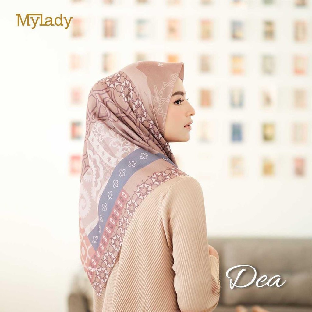 

Dea My Lady Logo Gold Packaging Premium