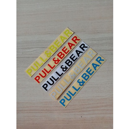 Stiker PULL&BEAR PULL AND BEAR