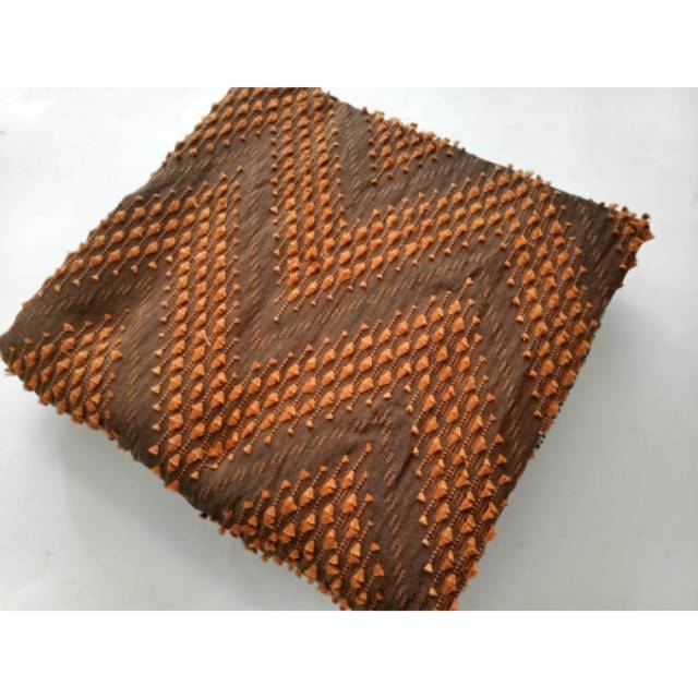 Kain tenun sutra bulu