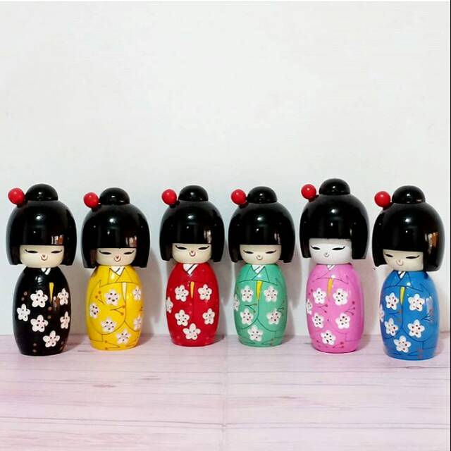 Pajangan Boneka kayu jepang / kokeshi kimono doll / souvenir jepang / cinderamata /kado