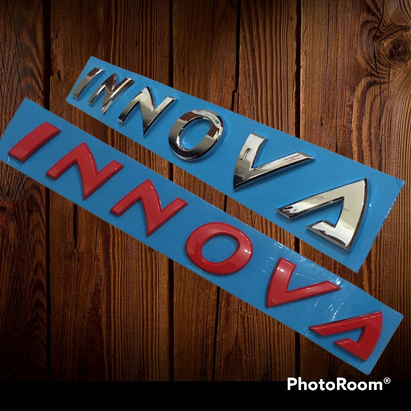 Logo Emblem kap mobil Kijang innova