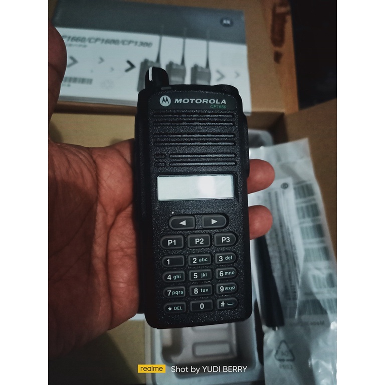 HT MOTOROLA CP1660 UHF 403 mhz LENGKAP SEPERTI BARU