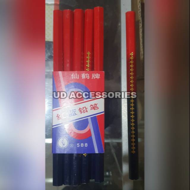 Pensil merah biru besar pola