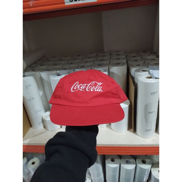 topi coca cola warna merah