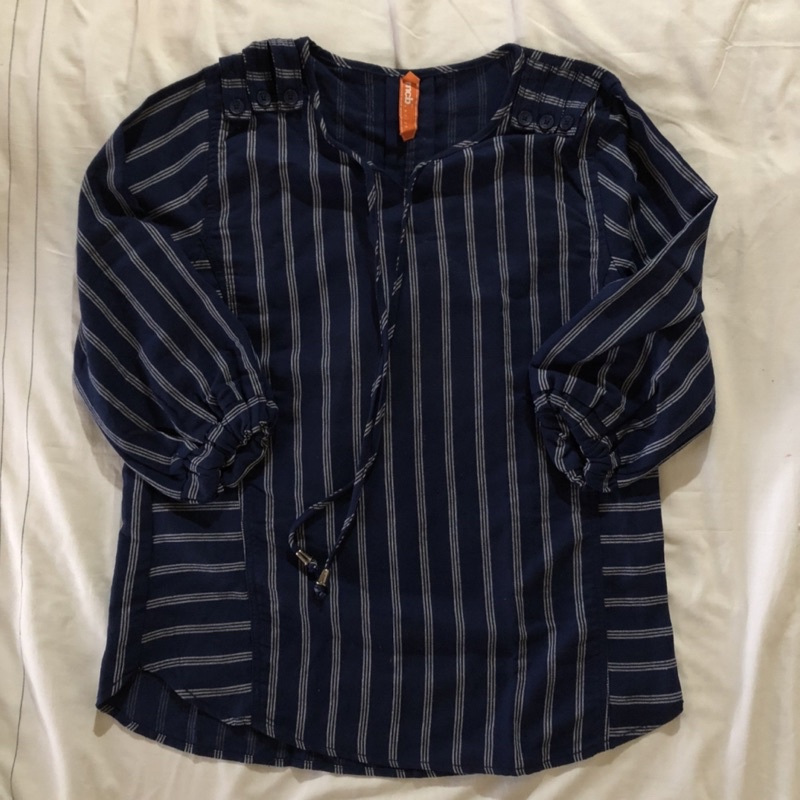 [PRELOVED] Kemeja Novel Mice Brand Ramayana Department Store / Kemeja Navy Rosetz / Kemeja Oversize 