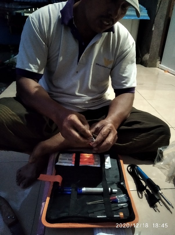 Tool Set Peralatan Solder Kit 7 In 1 60w 220v - Sik-002