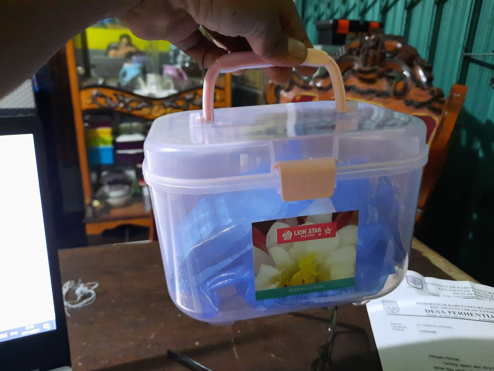 Kotak Serba Guna / Persona Case 004