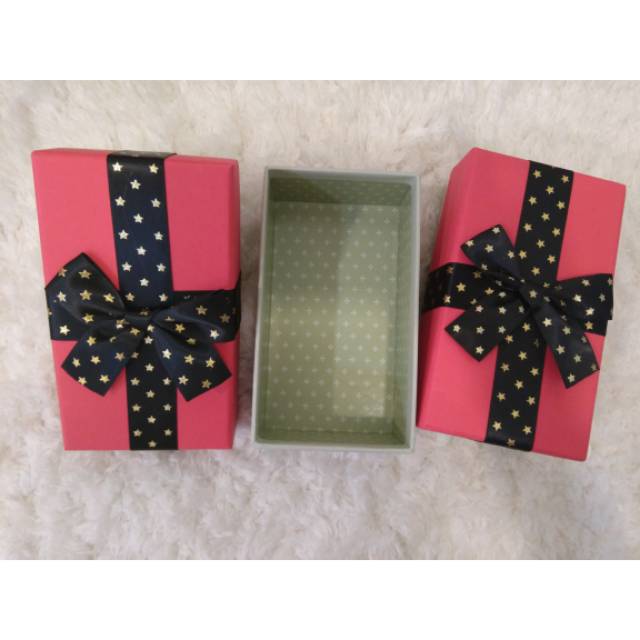 

Kotak hadiah/ present box/box hadiah/box pita