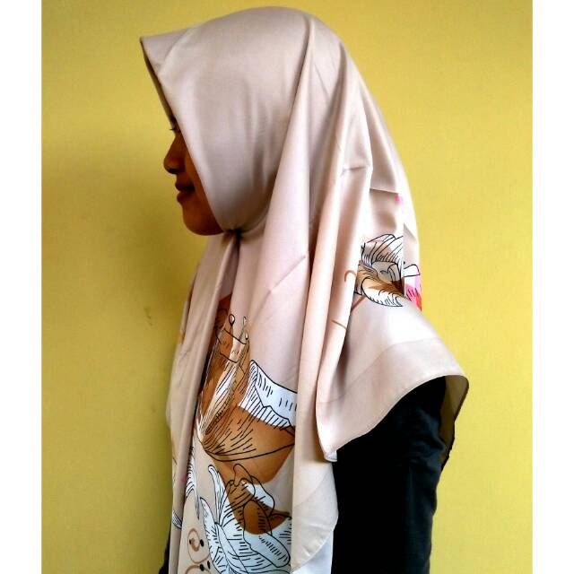 Hijab umama silk valentino motif