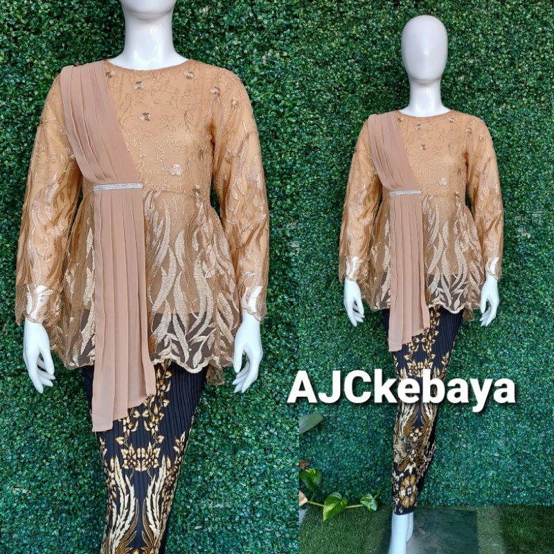 kebaya gotiik tille selendang /stelan kebaya modern tulle