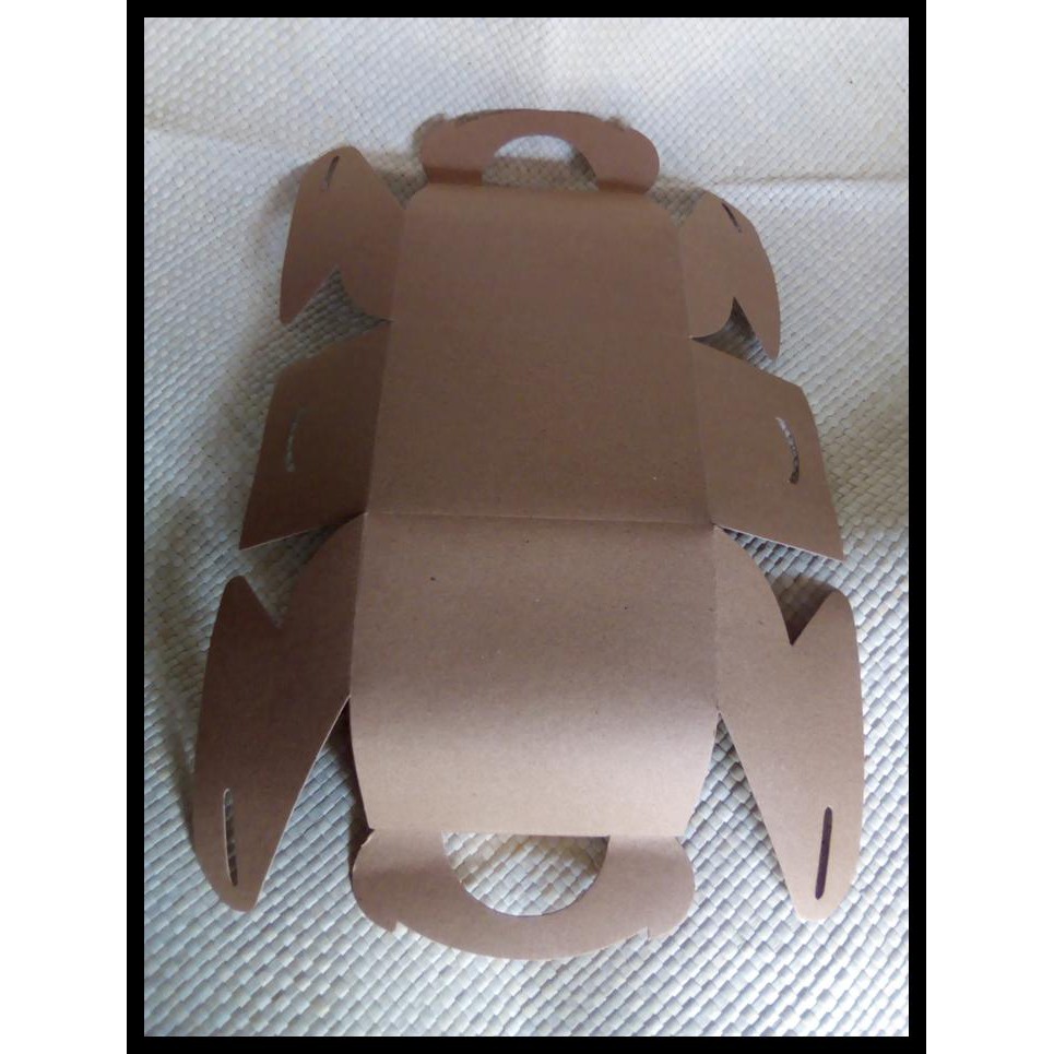

ACCO TAS GABLE BOX BAHAN KERTAS BROWNKRAFT 280GR UKURAN 13,5 X 10 X 14 CM 5WBK