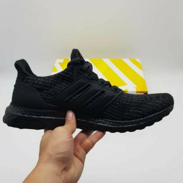 ADIDAS ULTRABOOST 4.0 TRIPLE BLACK
