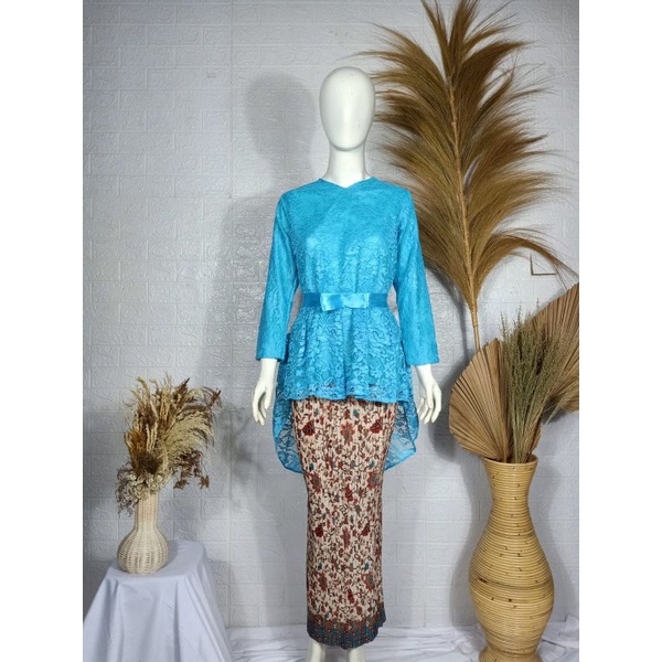 Dewi • SETELAN KEBAYA DEWI BROKAT / KEBAYA WISUDA WANITA MODERN / KEBAYA KONDANGAN COUPLE  / OUTFIT 