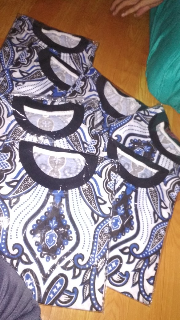 Kaos Batik / Kaos Distro / Kaos Pekalongan / Kaos Jogja / Kaos Bandung /kaos Polo / Motif Cuwiri