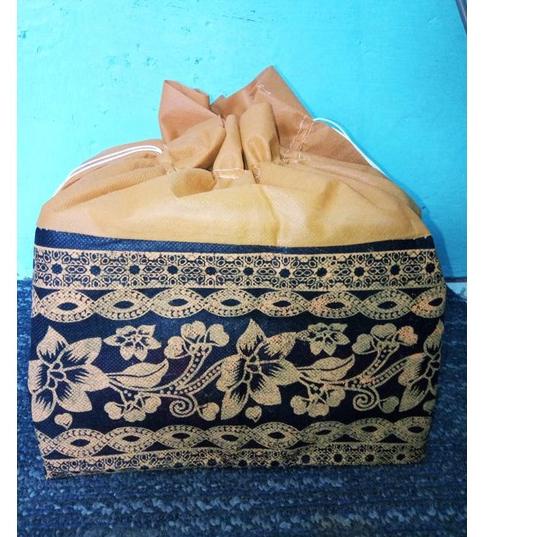 

Update! Tas hajatan serut bambu batik kotak nasi 22 x 22 tas spunbond tas box nasi tas kotak nasi ..