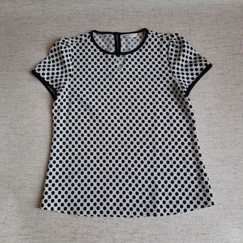 Blouse Kerja ATMOSPHERE / Blouse ATMOSPEHERE Motif Polkadot Hitam Putih / Atasan Polkadot