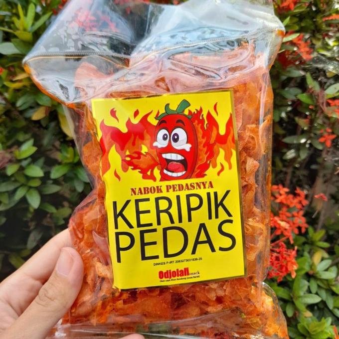 

Keripik Singkong Pedas Kriwil Kripik