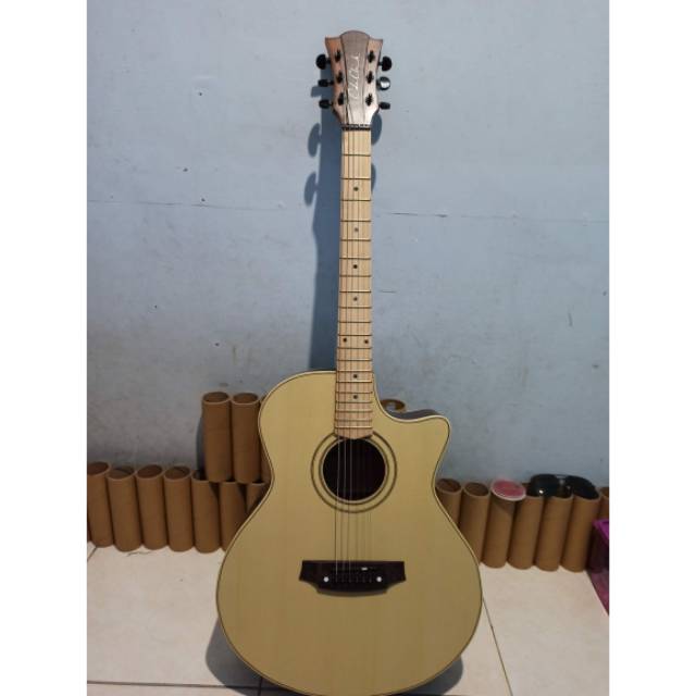 Gitar Akustik Custom Cole Clark