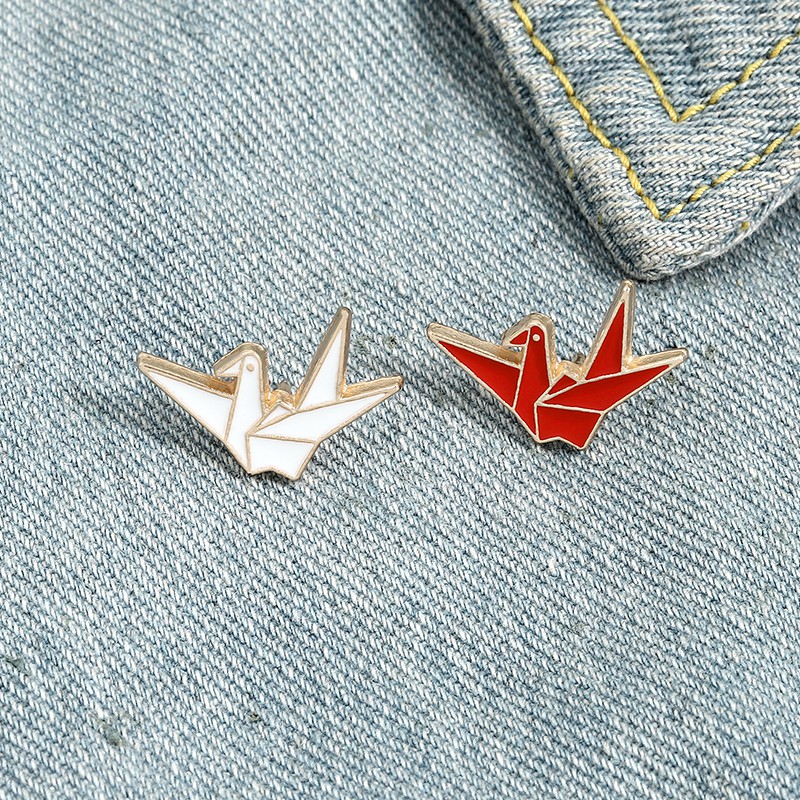 Bros Pin Enamel Bentuk Origami Kertas Origami Pesawat Terbang Gaya Klasik Untuk Perhiasan