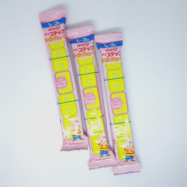 Susu Meiji Hohoemi cube