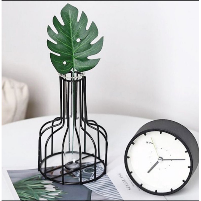 pot bunga besi botol kaca vas tanaman hijau cantik dekorasi rumah taman meja properti foto