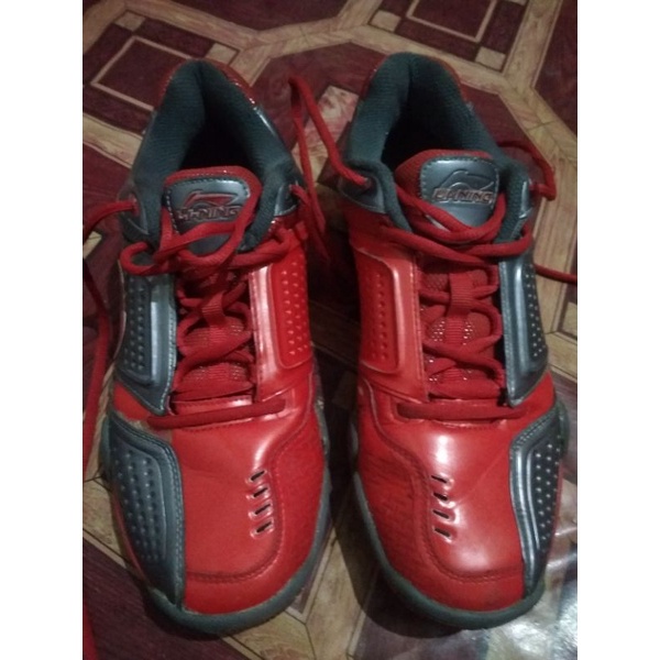 sepatu lining