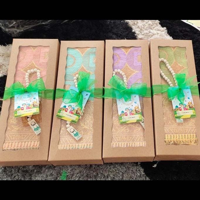 

Parcel hantaran kado sajadah cantik lebaran