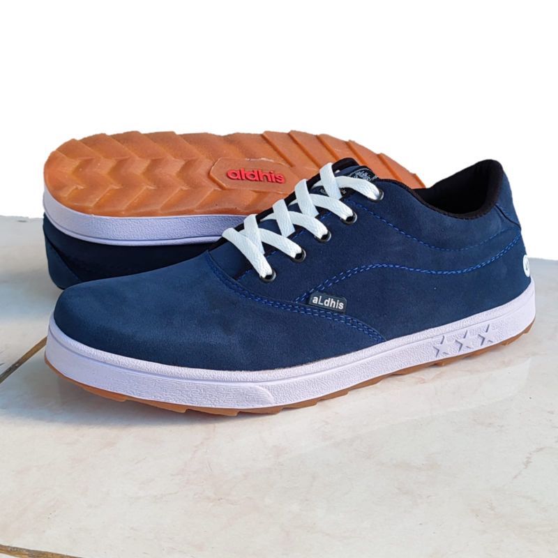 Sepatu Sneakers Pria Keren Sneaker Cowok Terbaru Vens Biru Navy Spatu Snekers Kekinian Buat Gaya Dan Nongkrong