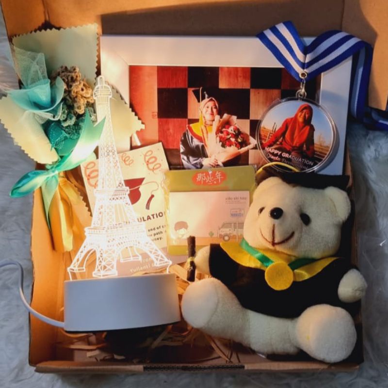

Hampers Wisuda/Graduation Gift /Kado wisuda maple