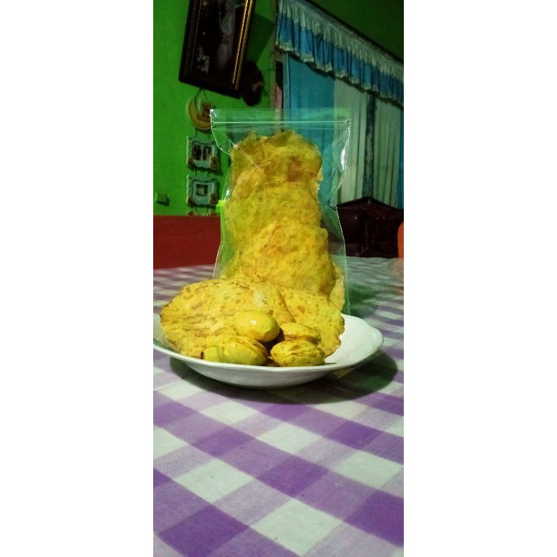 

Kerupuk jengkol/jariang