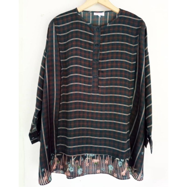 GIYANTI TOP NAVY RIA MIRANDA